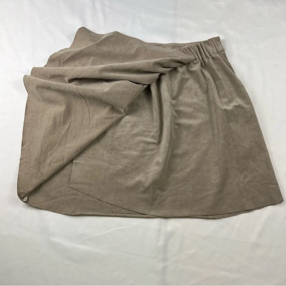 Wilfred Free - Women’s Wrap Skirt - Vegan/Fake Suede - Medium - Tan